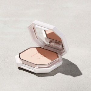 Fenty Beauty PRO FILT'R SOFT MATTE POWDER FOUNDATION